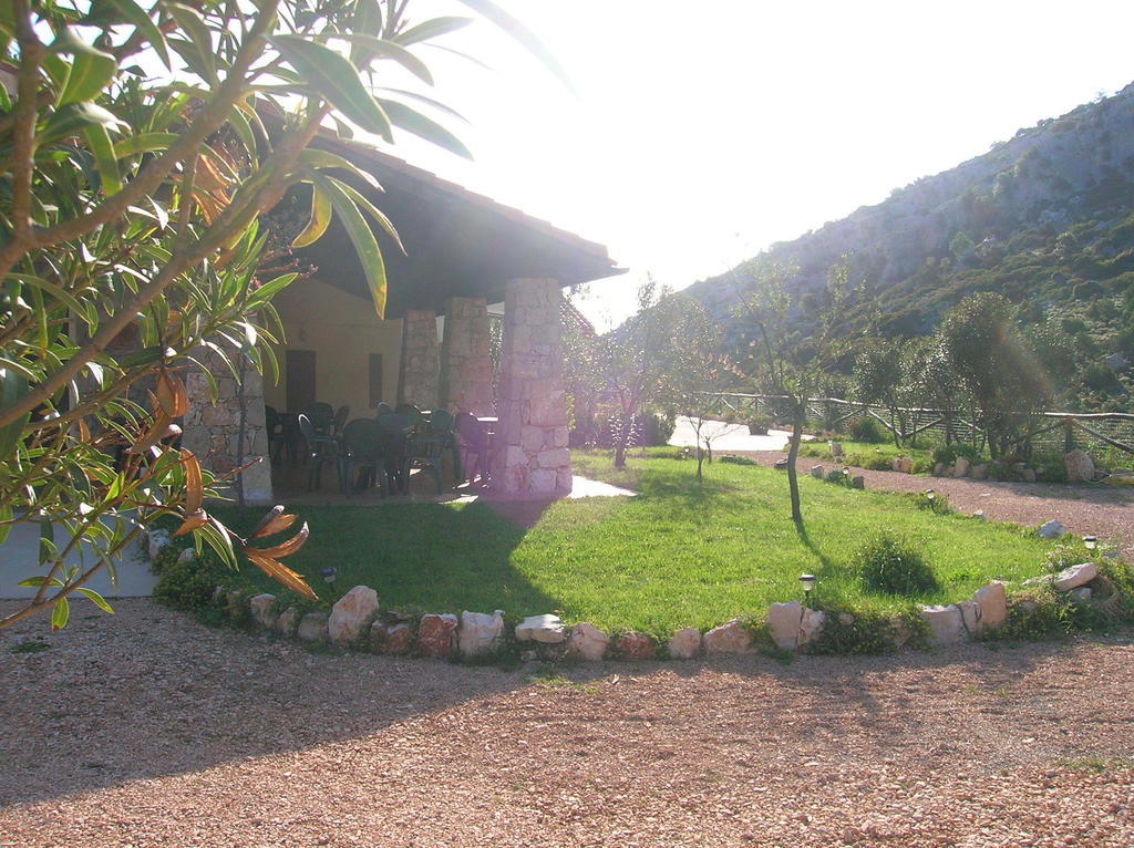 Punto Di Ristoro Uttolo Bed & Breakfast Baunei Ngoại thất bức ảnh